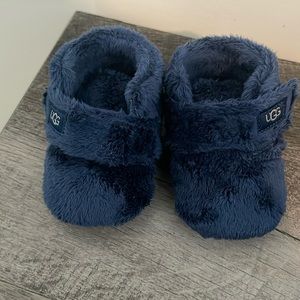 Ugg bixbee. Ugg baby infant boot in Navy. Size 0/1 (0-6 months)